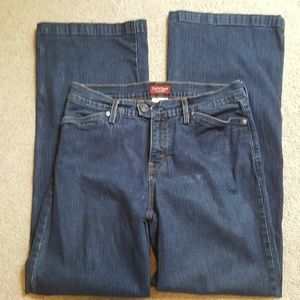 Levi's Perfecrly Slimming Jeans